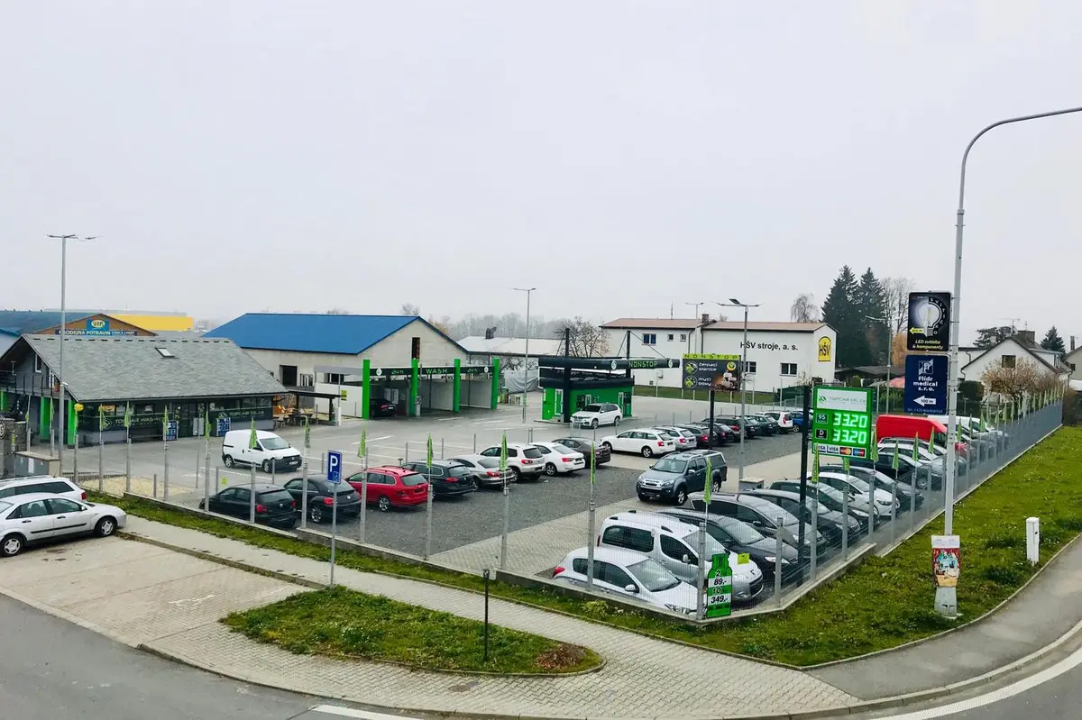 AUTOCENTRUM POLIČKA